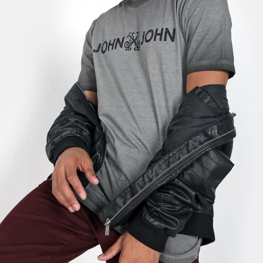Camiseta John John Masculina Regular New Dirty III Logo Preta